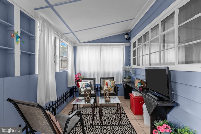 217 Lake Ave, Hamilton, NJ 08610 - sunroom featuring vaulted ceiling