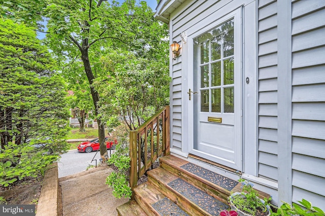 view of property entrance