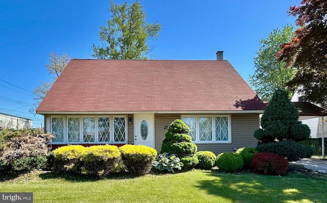 2817 Comly Rd, Philadelphia, PA 19154 - view of front facade with a front lawn