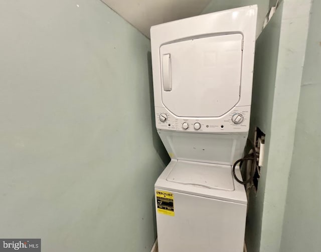 2817 Comly Rd, Philadelphia, PA 19154 - washroom featuring stacked washing machine and dryer