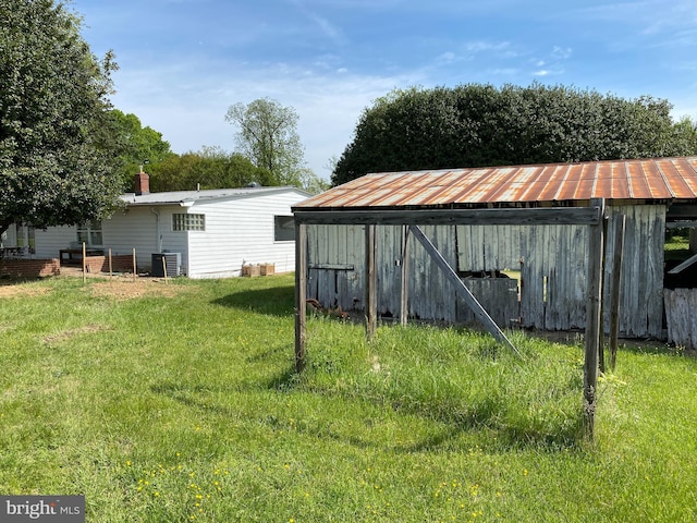 5110 Berclair Plantation Ln, Fredericksburg, VA 22408 - view of pole building featuring a yard and cooling unit