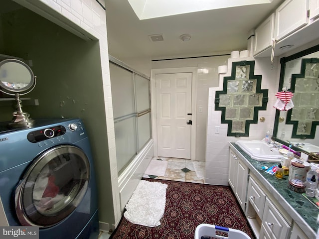 5110 Berclair Plantation Ln, Fredericksburg, VA 22408 - washroom featuring washer / dryer and a sink