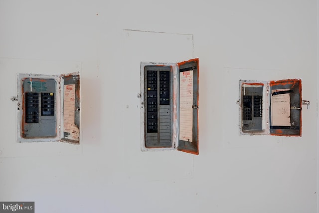 116 Callender St, Baltimore, MD 21201 - utility room with electric panel