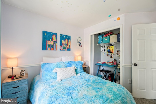 bedroom with a closet