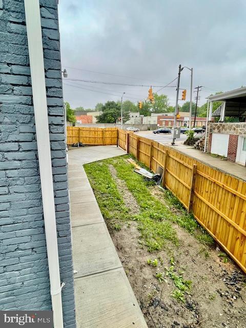263 S Hilton St, Baltimore, MD 21229 - view of fenced backyard