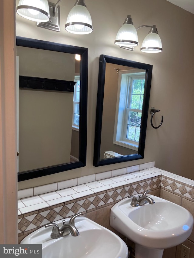 9118 Bobwhite Cir, Gaithersburg, MD 20879 - bathroom featuring a sink