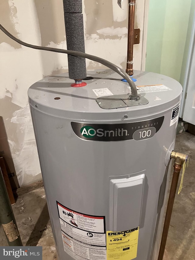 9118 Bobwhite Cir, Gaithersburg, MD 20879 - utilities featuring electric water heater