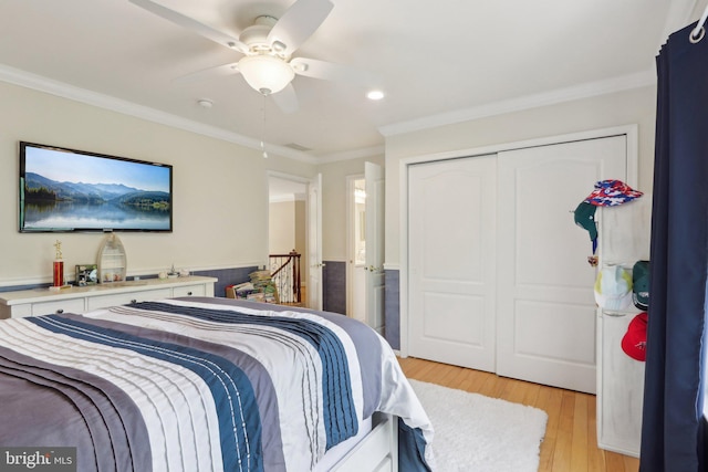 13 Lenape Ct, Mount Laurel, NJ 08054 - bedroom featuring crown molding, a closet, light wood finished floors, ceiling fan, and recessed lighting