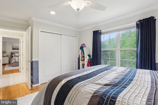 13 Lenape Ct, Mount Laurel, NJ 08054 - bedroom featuring a closet, light wood-style floors, crown molding, ceiling fan, and recessed lighting