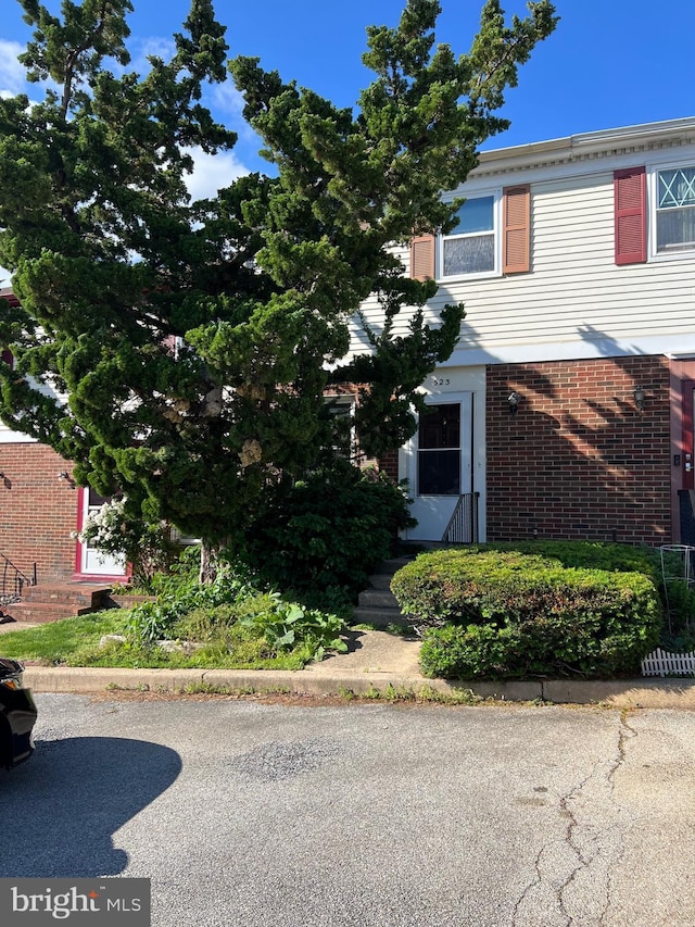 523 W 3rd St, Wilmington, DE 19801 - view of front of property with brick siding