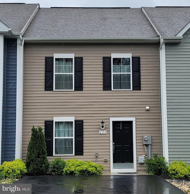 220 Scotch Pine Dr, Bunker Hill, WV 25413 - view of front of home featuring roof with shingles