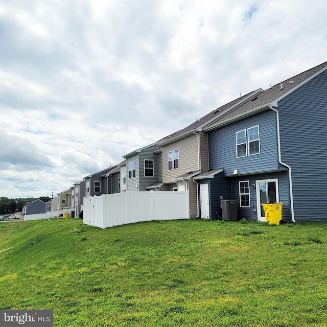 220 Scotch Pine Dr, Bunker Hill, WV 25413 - rear view of house