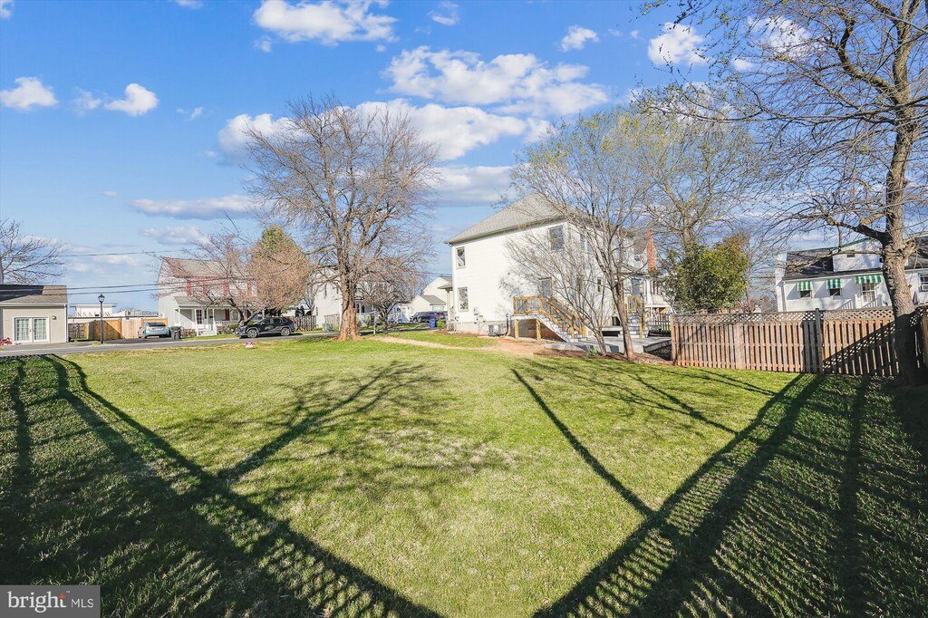 First St SW, Leesburg, VA 20175