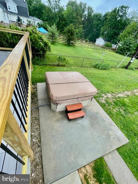 25 Elmont Ave, Baltimore, MD 21206 - view of yard with a hot tub