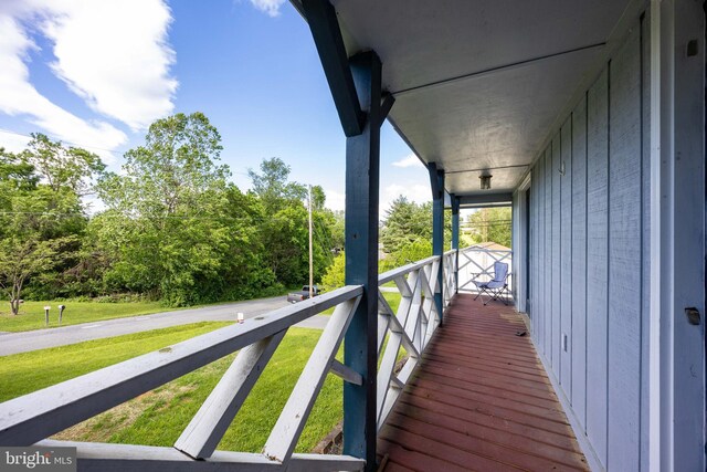 189 Columbia Dr, Kearneysville, WV 25430 - wooden deck with a yard