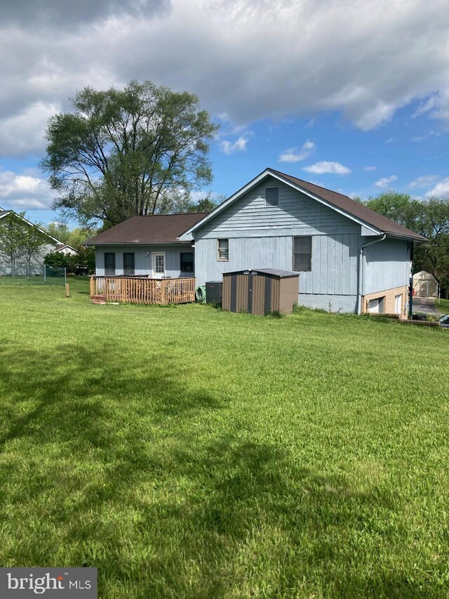 189 Columbia Dr, Kearneysville, WV 25430 - rear view of property with a deck and a lawn