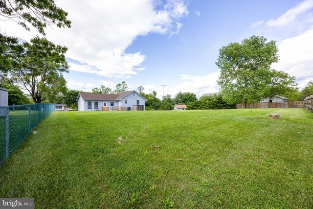 189 Columbia Dr, Kearneysville, WV 25430 - view of yard