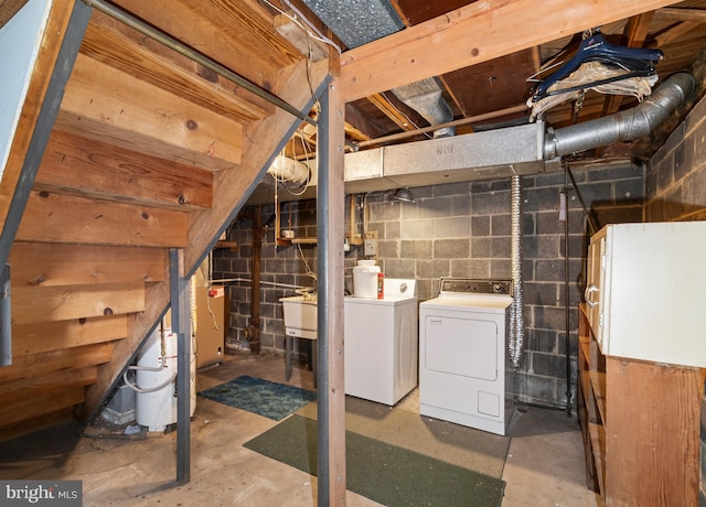 364 Driscoll Ave, Woodbury, NJ 08096 - unfinished basement with washer and dryer