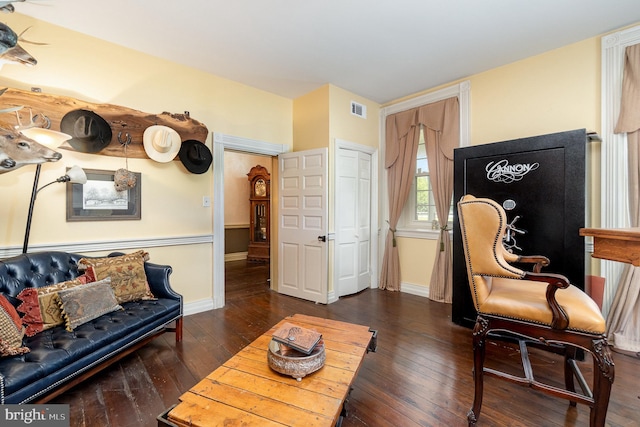 1554 Williams Grove Rd, Mechanicsburg, PA 17055 - living area with dark wood-type flooring and baseboards