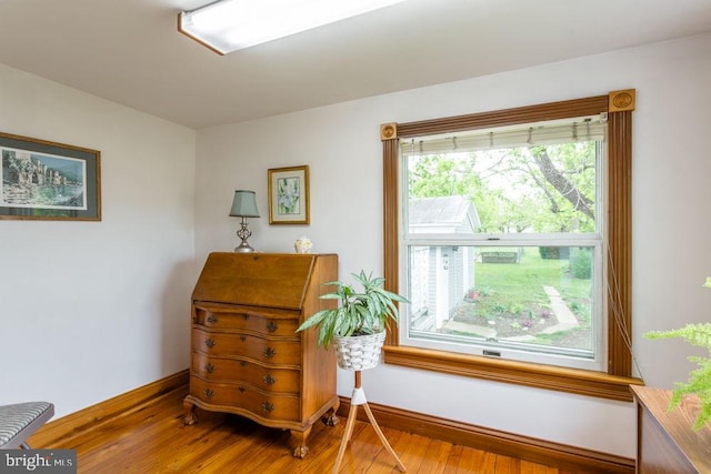 121 S Central St, Broadway, VA 22815 - living area with wood finished floors and baseboards