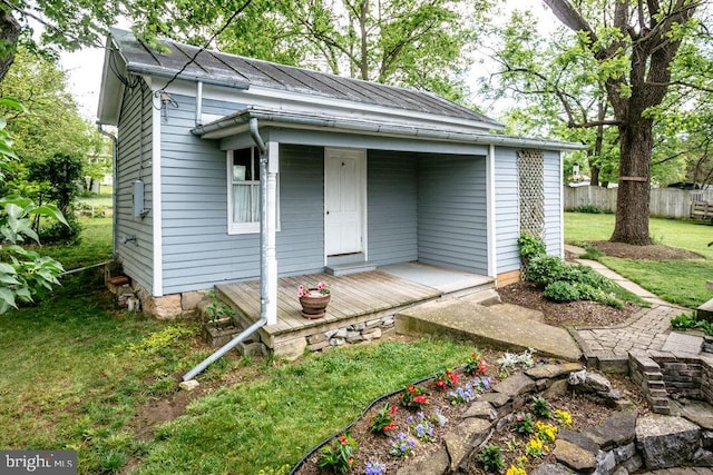 121 S Central St, Broadway, VA 22815 - view of front of home featuring covered porch