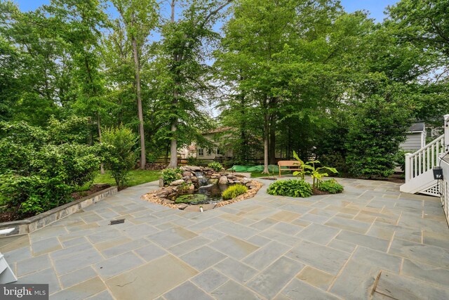 2125 Rampart Dr, Alexandria, VA 22308 - view of patio / terrace