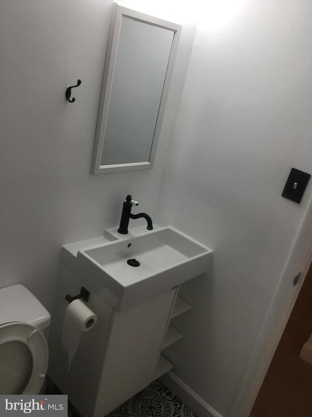 9449 Fairfax Blvd Unit 301, Fairfax, VA 22031 - bathroom with toilet and vanity