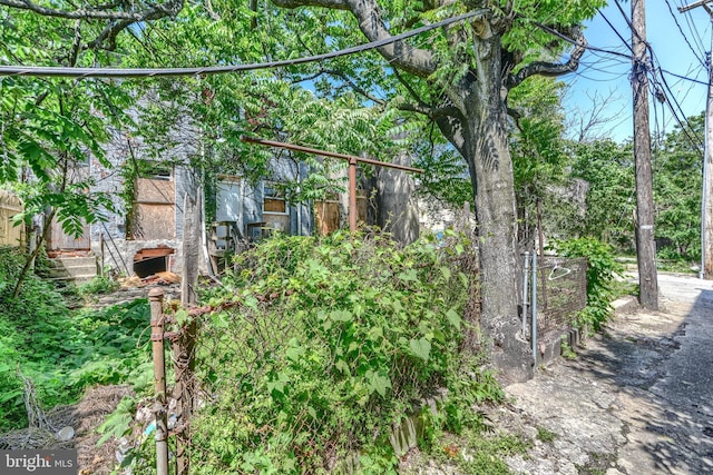 1827 Eagle St, Baltimore, MD 21223 - view of yard