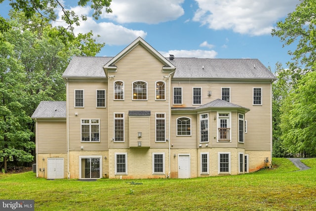 13330 Darnestown Rd, Darnestown, MD 20878 - rear view of house featuring a yard