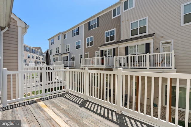 42189 Shorecrest Ter, Aldie, VA 20105 - wooden terrace featuring a residential view
