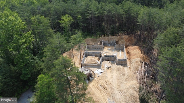 200 Wagon Trl, Berkeley Springs, WV 25411 - aerial view of property and surrounding area featuring a forest
