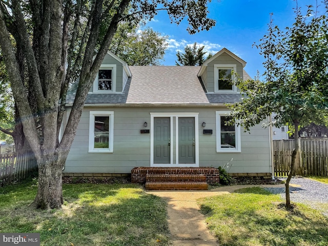 1021 Park Ave, Annapolis, MD 21403 - view of front facade with a shingled roof