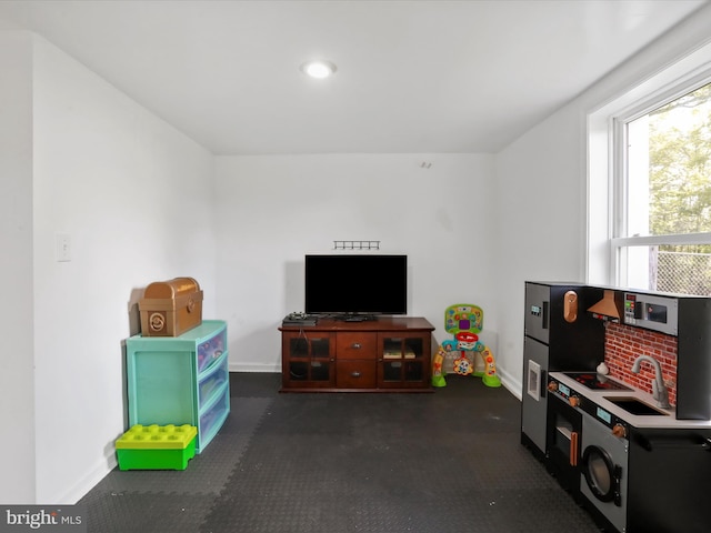 55 Powell Ln, Front Royal, VA 22630 - playroom with baseboards, a sink, and recessed lighting