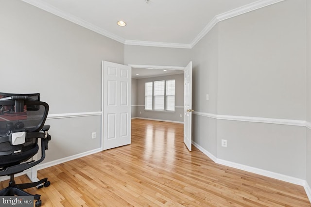 office area with light wood-style flooring, baseboards, crown molding, and recessed lighting