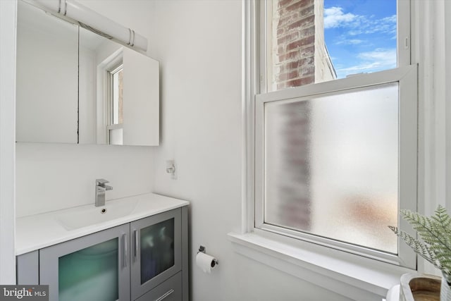 3182 Miller St, Philadelphia, PA 19134 - bathroom with vanity
