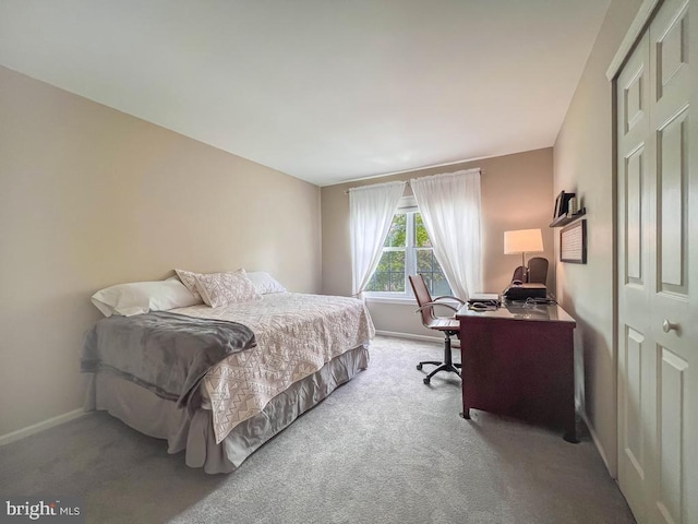 33 Laurel Cir, Newtown, PA 18940 - carpeted bedroom featuring an office area and baseboards