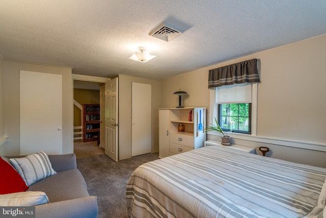 1626 Lampeter Rd, Lancaster, PA 17602 - bedroom featuring carpet floors and a textured ceiling
