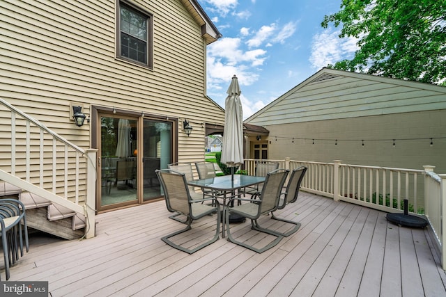 1626 Lampeter Rd, Lancaster, PA 17602 - wooden deck with outdoor dining area