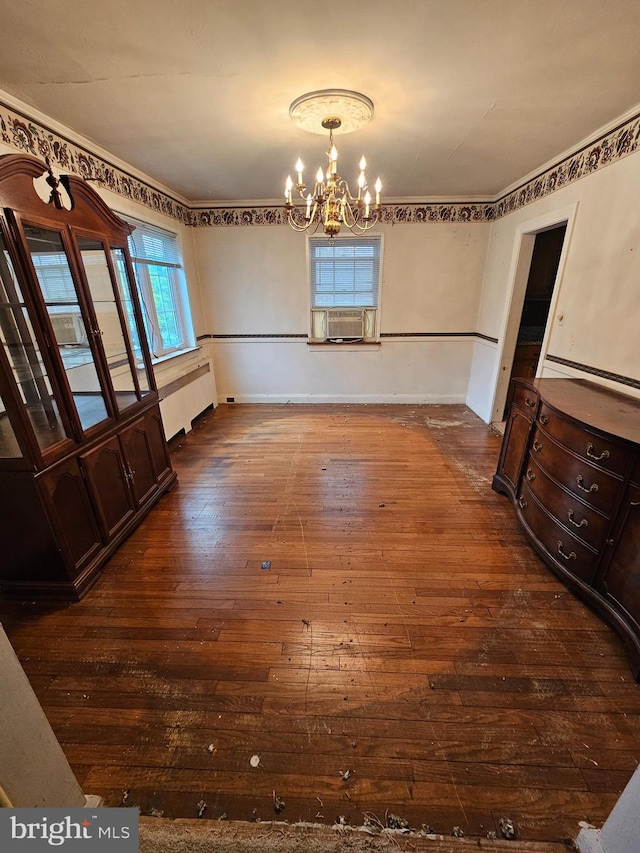 3 W Elm Ave, Baltimore, MD 21206 - unfurnished dining area featuring dark wood-style flooring, a chandelier, cooling unit, ornamental molding, and baseboards