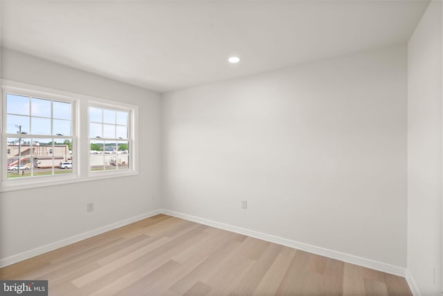 2532 Sedgewick Pl, Dumfries, VA 22026 - spare room featuring light wood-style flooring, baseboards, and recessed lighting