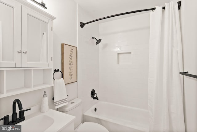 2532 Sedgewick Pl, Dumfries, VA 22026 - bathroom with toilet, shower / bath combo with shower curtain, and vanity