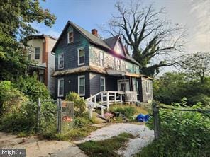 435 S Augusta Ave, Baltimore, MD 21229 - view of front of house featuring fence and a gate