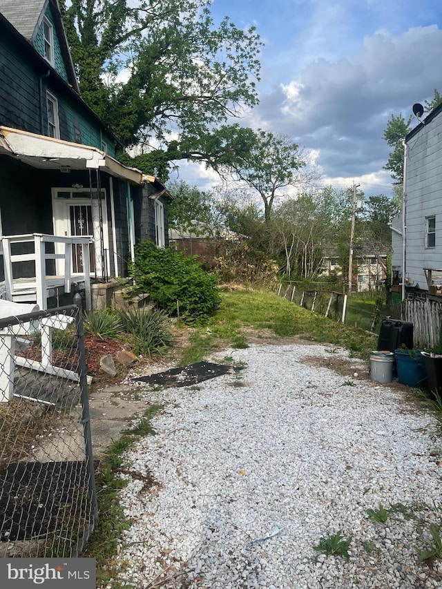 435 S Augusta Ave, Baltimore, MD 21229 - view of yard with fence