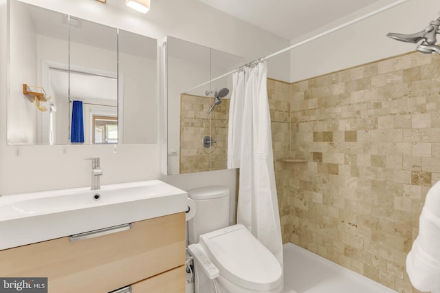 735 Shore Dr, Edgewater, MD 21037 - full bath featuring tiled shower, toilet, and vanity