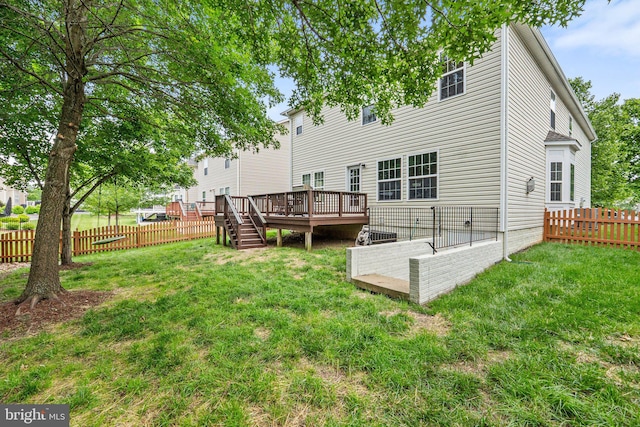 42030 Zircon Dr, Aldie, VA 20105 - back of property with a wooden deck