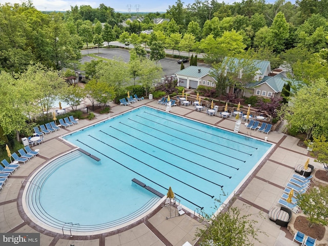 42030 Zircon Dr, Aldie, VA 20105 - community pool with a patio area