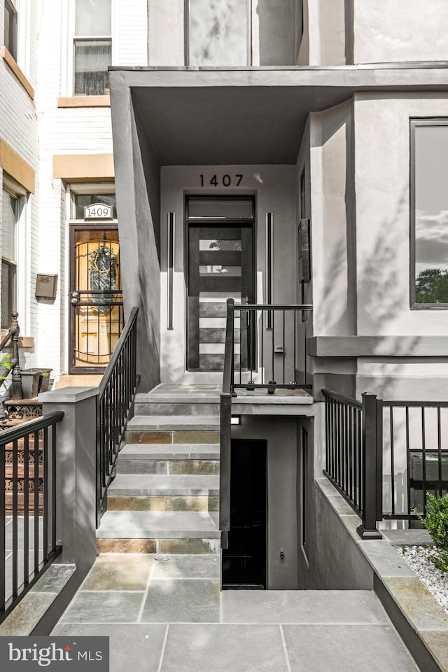1407 1st St NW Unit 1, Washington, DC 20001 - doorway to property with stucco siding