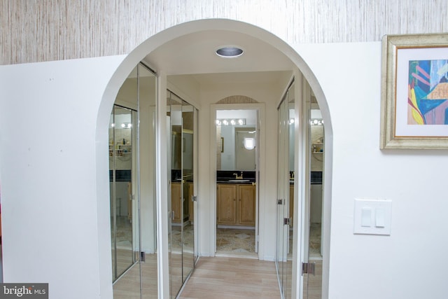 48 Bonnie Gellman Ct Unit B48, Philadelphia, PA 19114 - corridor featuring a sink