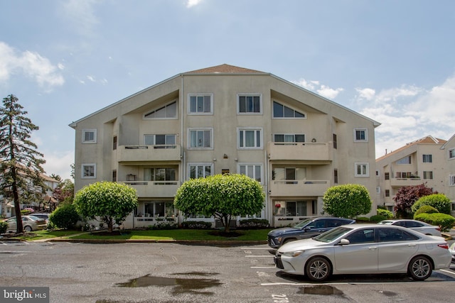 48 Bonnie Gellman Ct Unit B48, Philadelphia, PA 19114 - view of property featuring uncovered parking