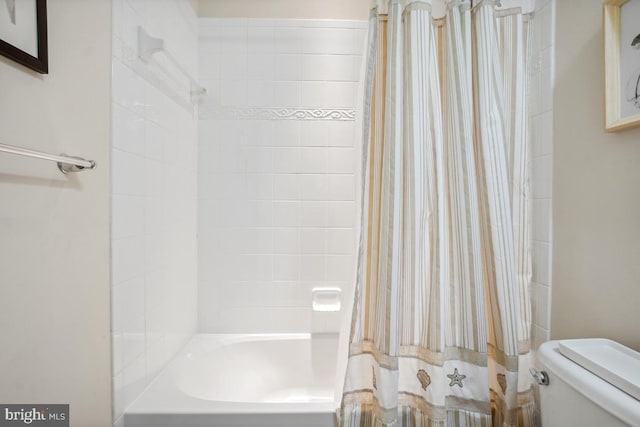 444 Exchange Ave Unit 444, Gaithersburg, MD 20878 - full bathroom featuring toilet and shower / bathtub combination with curtain